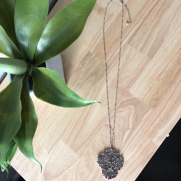 🌸 3/$25 Long Necklace - Picture 2 of 2